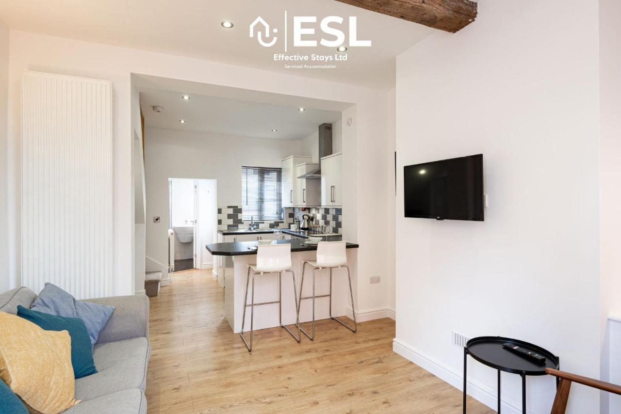 2 Bedroom Terrace Cottage, Parking, 5 Minutes Drive To Royal Shrewsbury Hospital Buitenkant foto