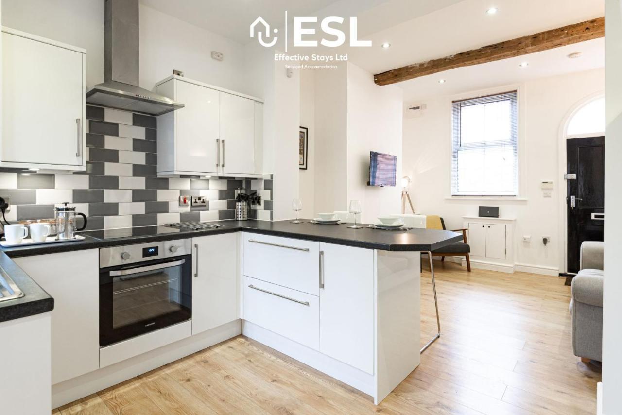 2 Bedroom Terrace Cottage, Parking, 5 Minutes Drive To Royal Shrewsbury Hospital Buitenkant foto