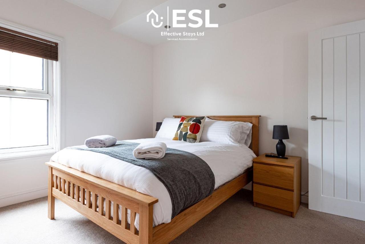 2 Bedroom Terrace Cottage, Parking, 5 Minutes Drive To Royal Shrewsbury Hospital Buitenkant foto