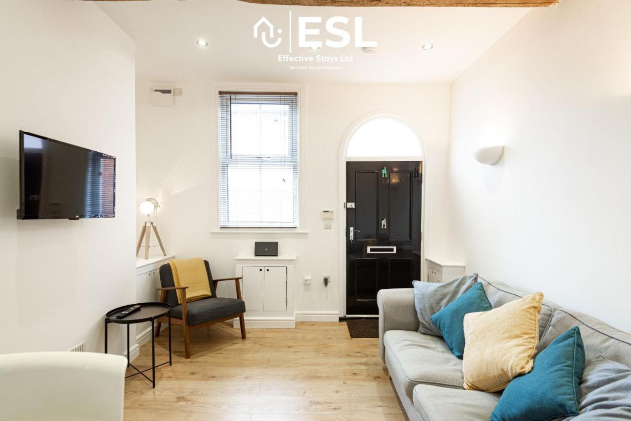 2 Bedroom Terrace Cottage, Parking, 5 Minutes Drive To Royal Shrewsbury Hospital Buitenkant foto