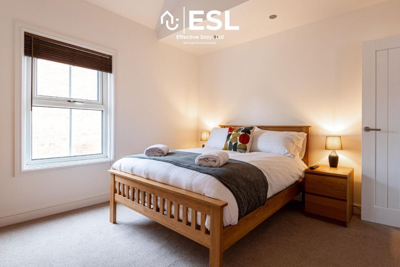 2 Bedroom Terrace Cottage, Parking, 5 Minutes Drive To Royal Shrewsbury Hospital Buitenkant foto