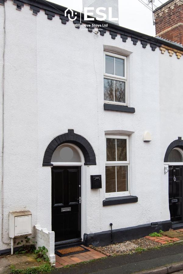 2 Bedroom Terrace Cottage, Parking, 5 Minutes Drive To Royal Shrewsbury Hospital Buitenkant foto